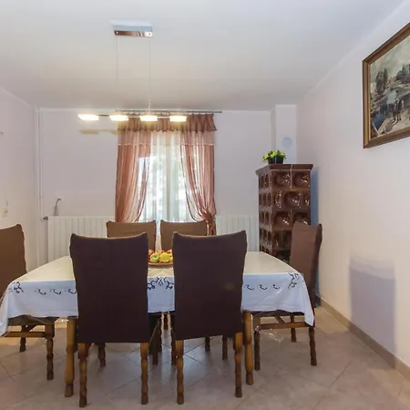 Holiday home Gorgeous In With Kitchen *