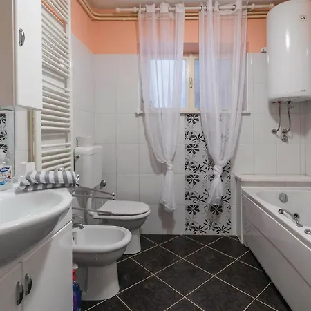 Gorgeous In With Kitchen
